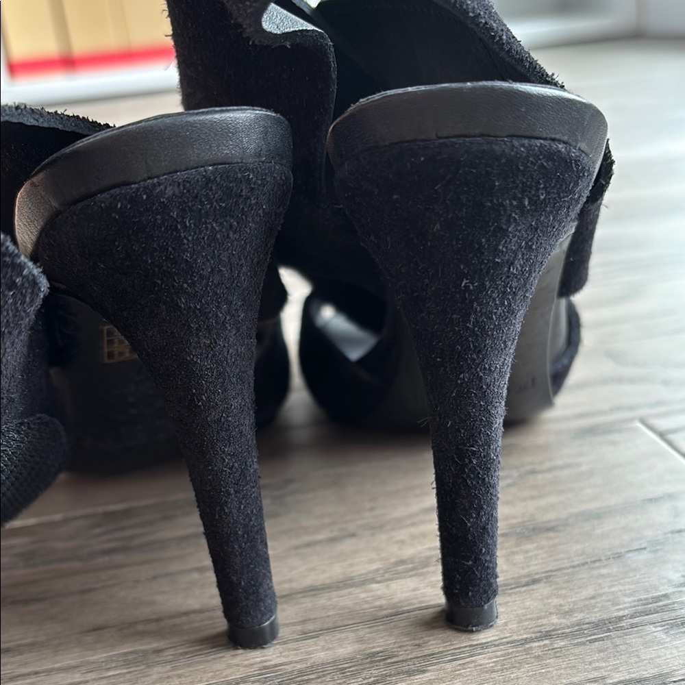Pedro Garcia Black Sandals with Chunky Heel and Crisscross Straps - Picture 15 of 16